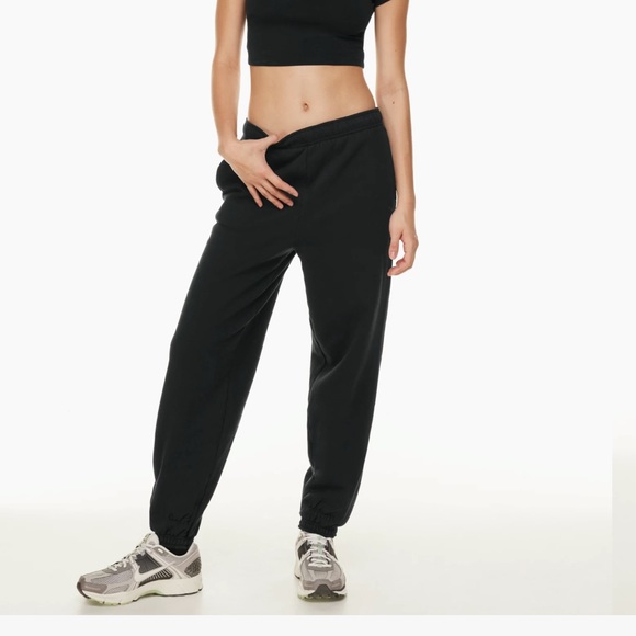 Green Aritzia sweatsuit - extra fleece - Picture 5 of 6